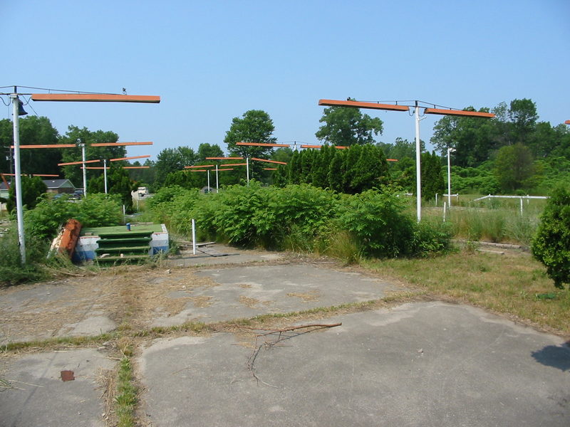 Lakeshore Putt-Putt Golf - June 2002 (newer photo)